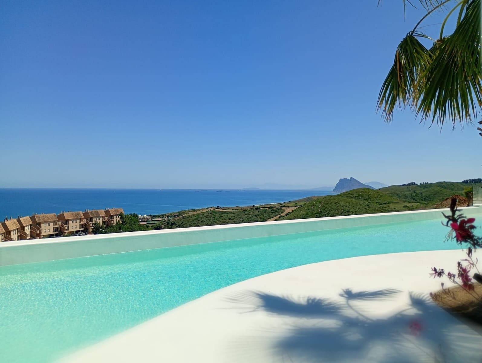 Apartamento de 2 habitaciones en La Alcaidesa en venta con piscina garaje - 525.000 € (Ref: 10108785)