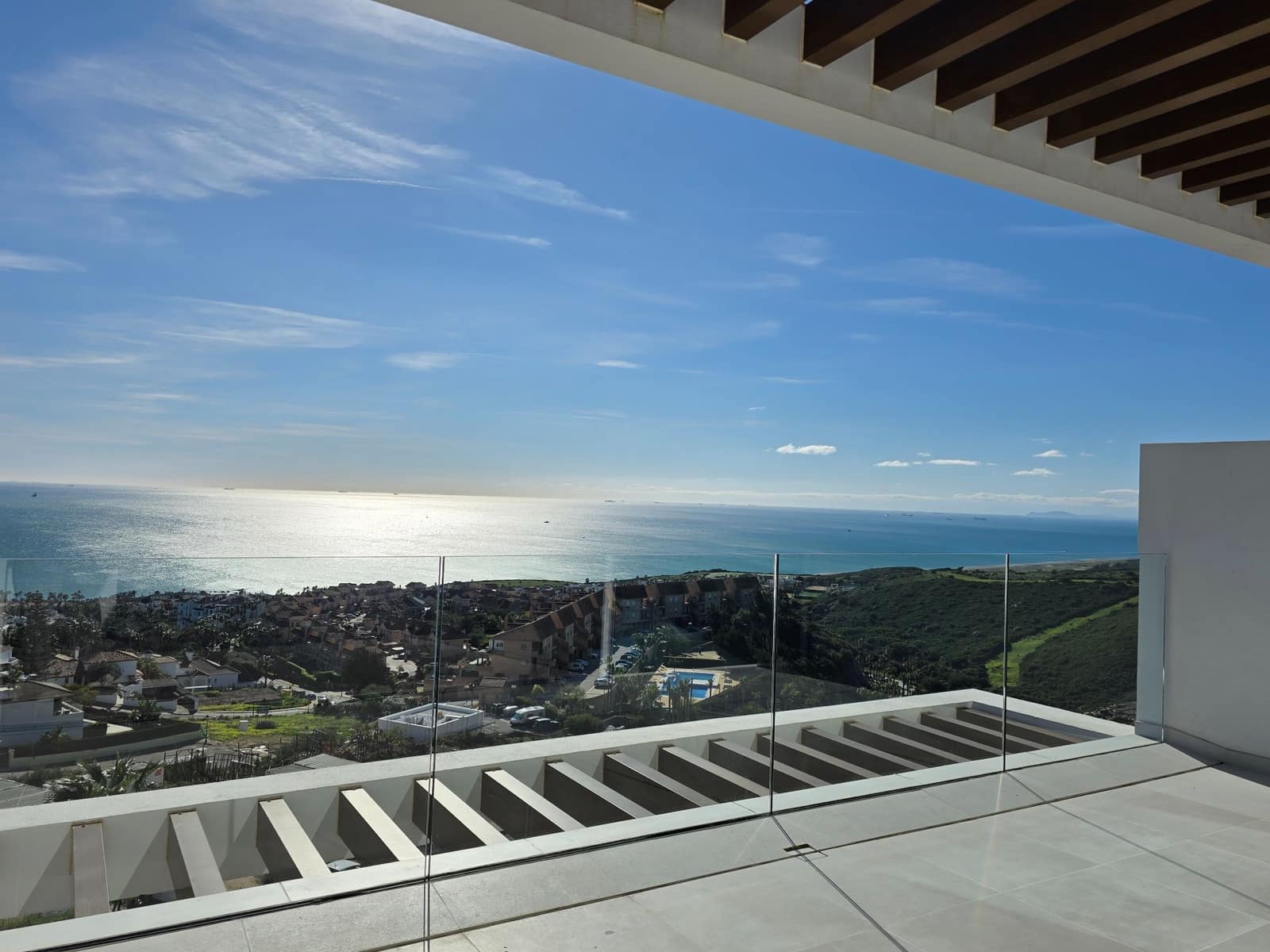 Apartamento de 2 habitaciones en La Alcaidesa en venta con piscina garaje - 525.000 € (Ref: 10108785)