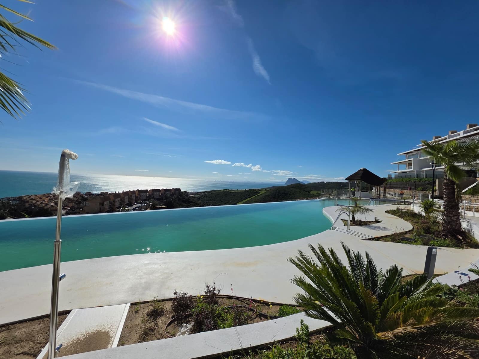 Apartamento de 2 habitaciones en La Alcaidesa en venta con piscina garaje - 525.000 € (Ref: 10108785)