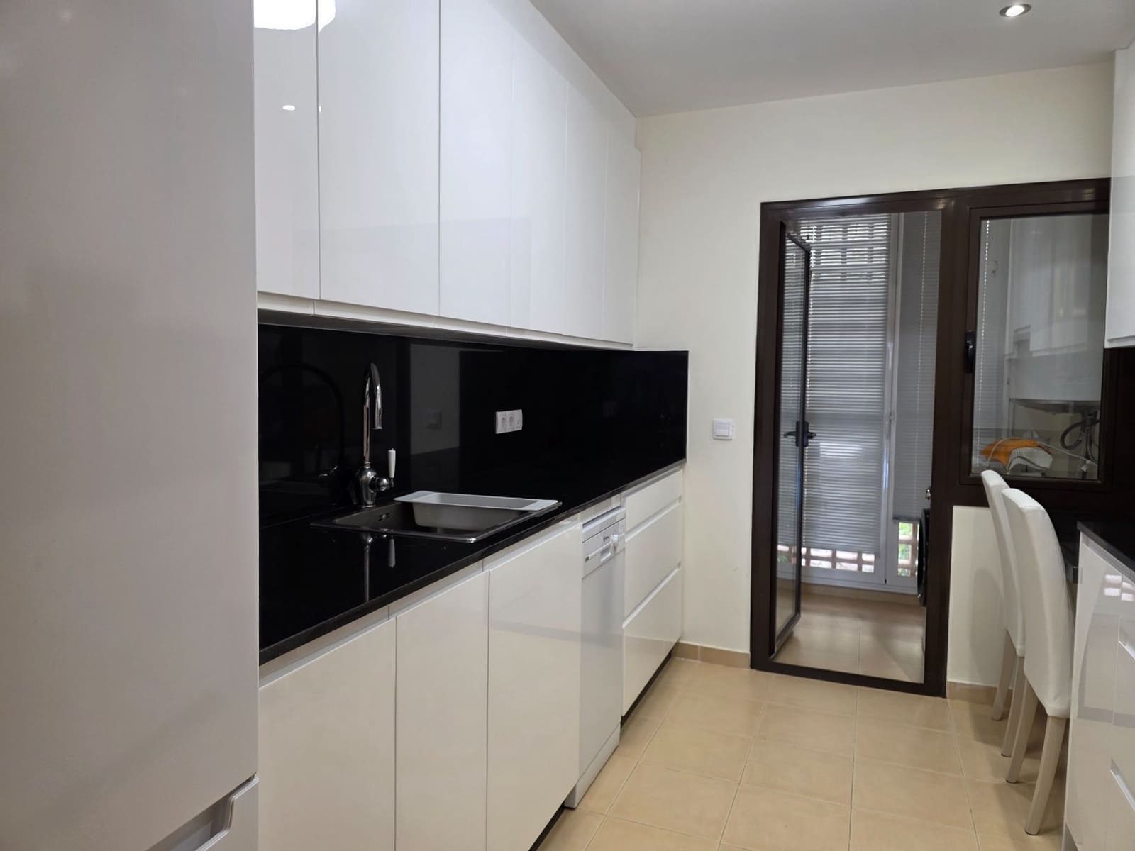 3 bedroom Apartment for sale in Estepona with pool garage - € 495,000 (Ref: 10108786)