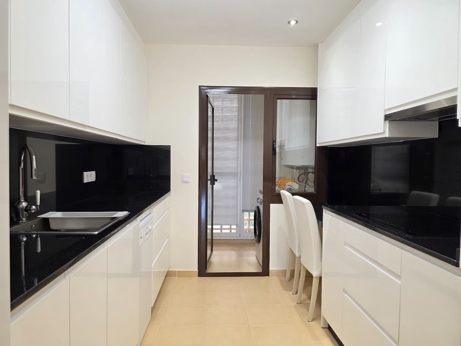 3 bedroom Apartment for sale in Estepona with pool garage - € 495,000 (Ref: 10108786)