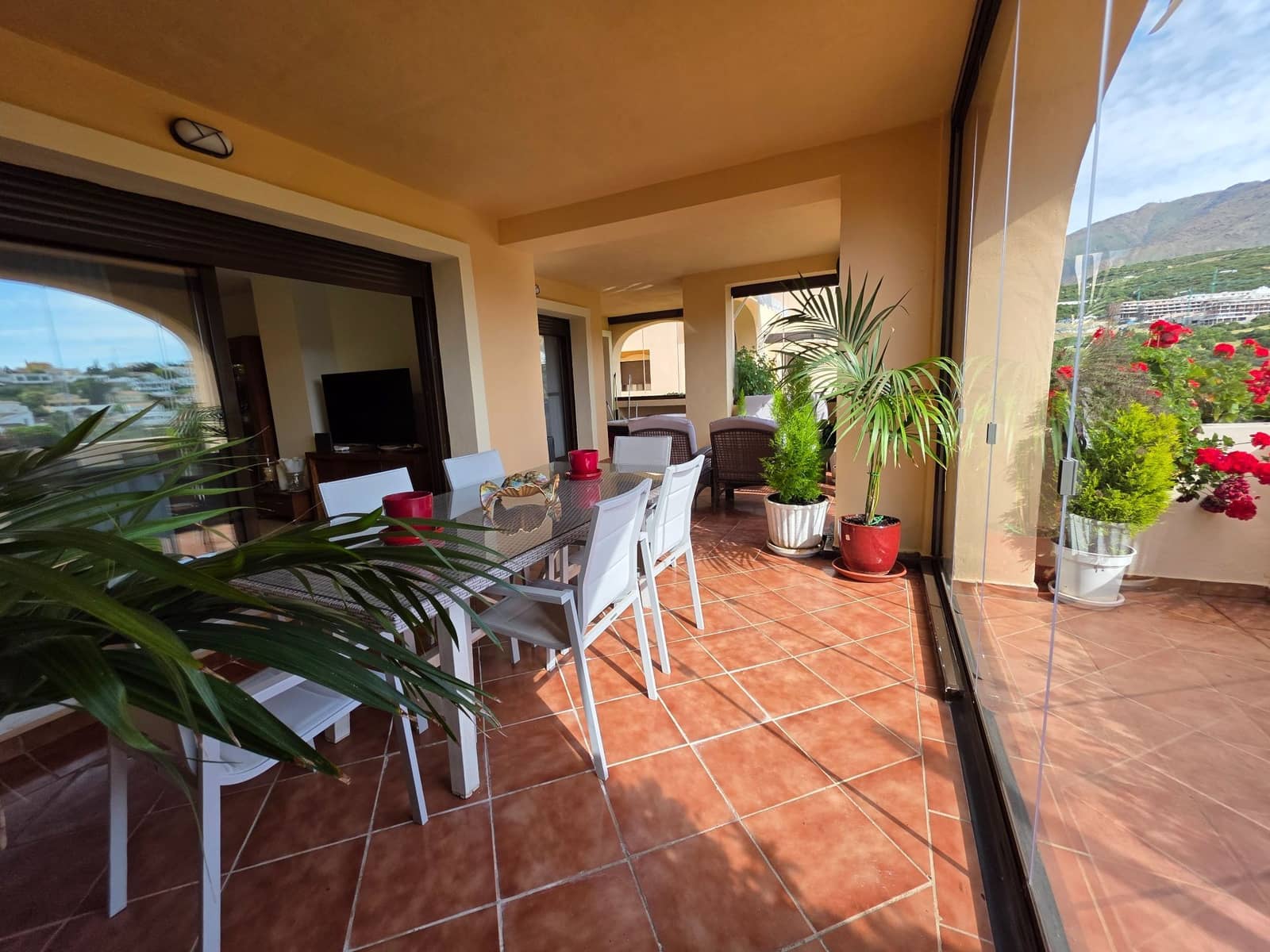 3 bedroom Apartment for sale in Estepona with pool garage - € 495,000 (Ref: 10108786)