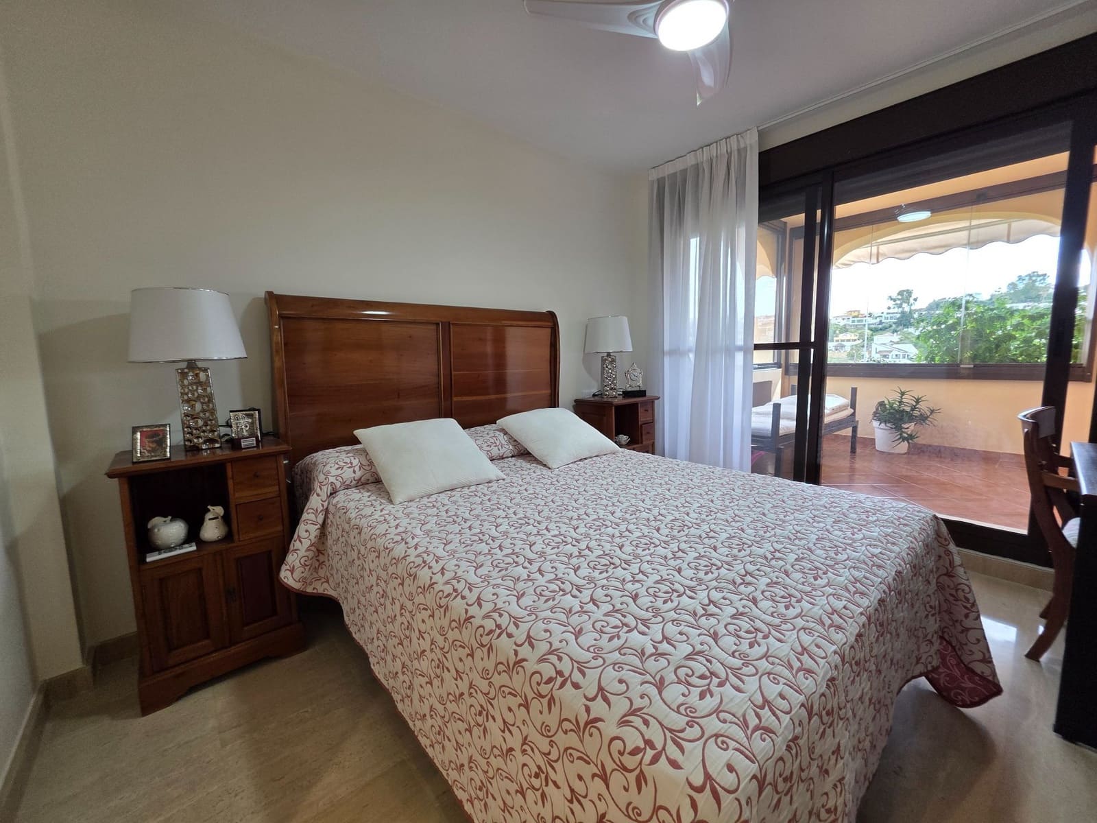 3 bedroom Apartment for sale in Estepona with pool garage - € 495,000 (Ref: 10108786)