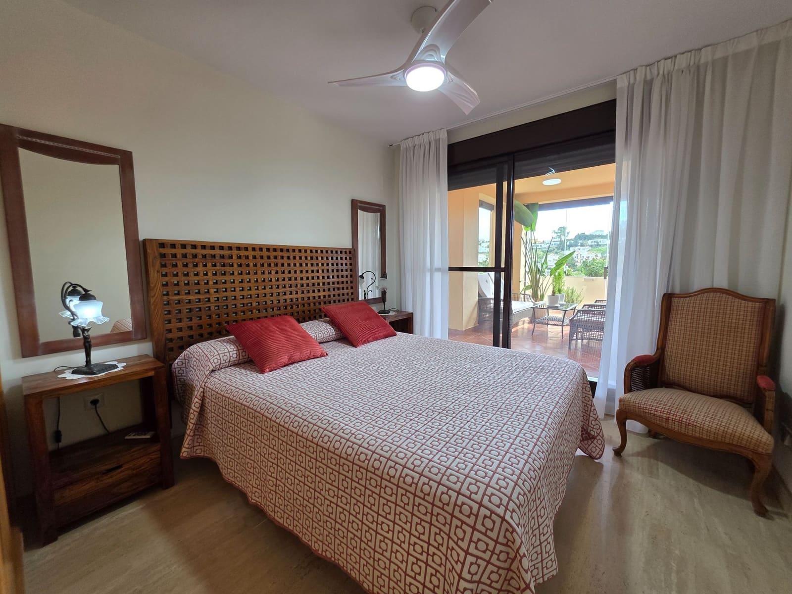 3 bedroom Apartment for sale in Estepona with pool garage - € 495,000 (Ref: 10108786)
