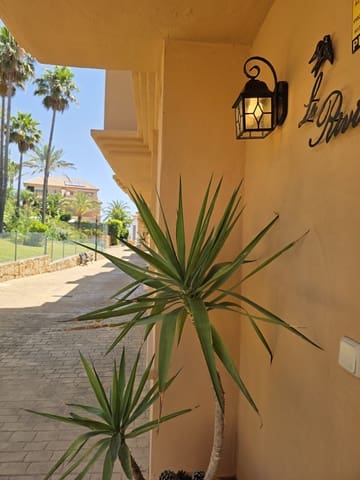 3 sovrum Semi-fristående Villa till salu i Buenas Noches, Estepona med pool garage - 590 000 € (Ref: 10108787)