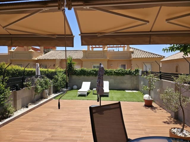 3 sovrum Semi-fristående Villa till salu i Buenas Noches, Estepona med pool garage - 590 000 € (Ref: 10108787)