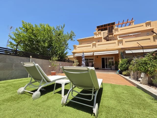 3 sovrum Semi-fristående Villa till salu i Buenas Noches, Estepona med pool garage - 590 000 € (Ref: 10108787)