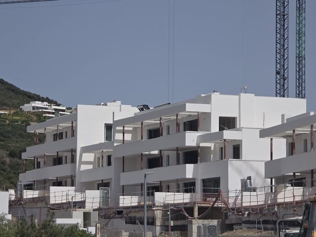 2 chambre Appartement à vendre à Casares Golf - Casares del Sol, Casares avec piscine garage - 446 000 € (Ref: 10108788)