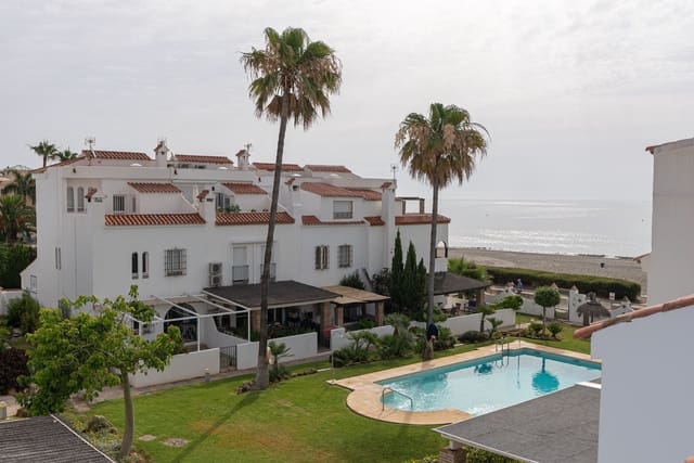 3 camera da letto Villetta Bifamiliare da affittare in Marina de Casares, Casares con piscina - 3.000 € (Rif: 10108791)