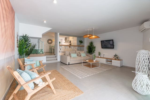 3 camera da letto Villetta Bifamiliare da affittare in Marina de Casares, Casares con piscina - 3.000 € (Rif: 10108791)