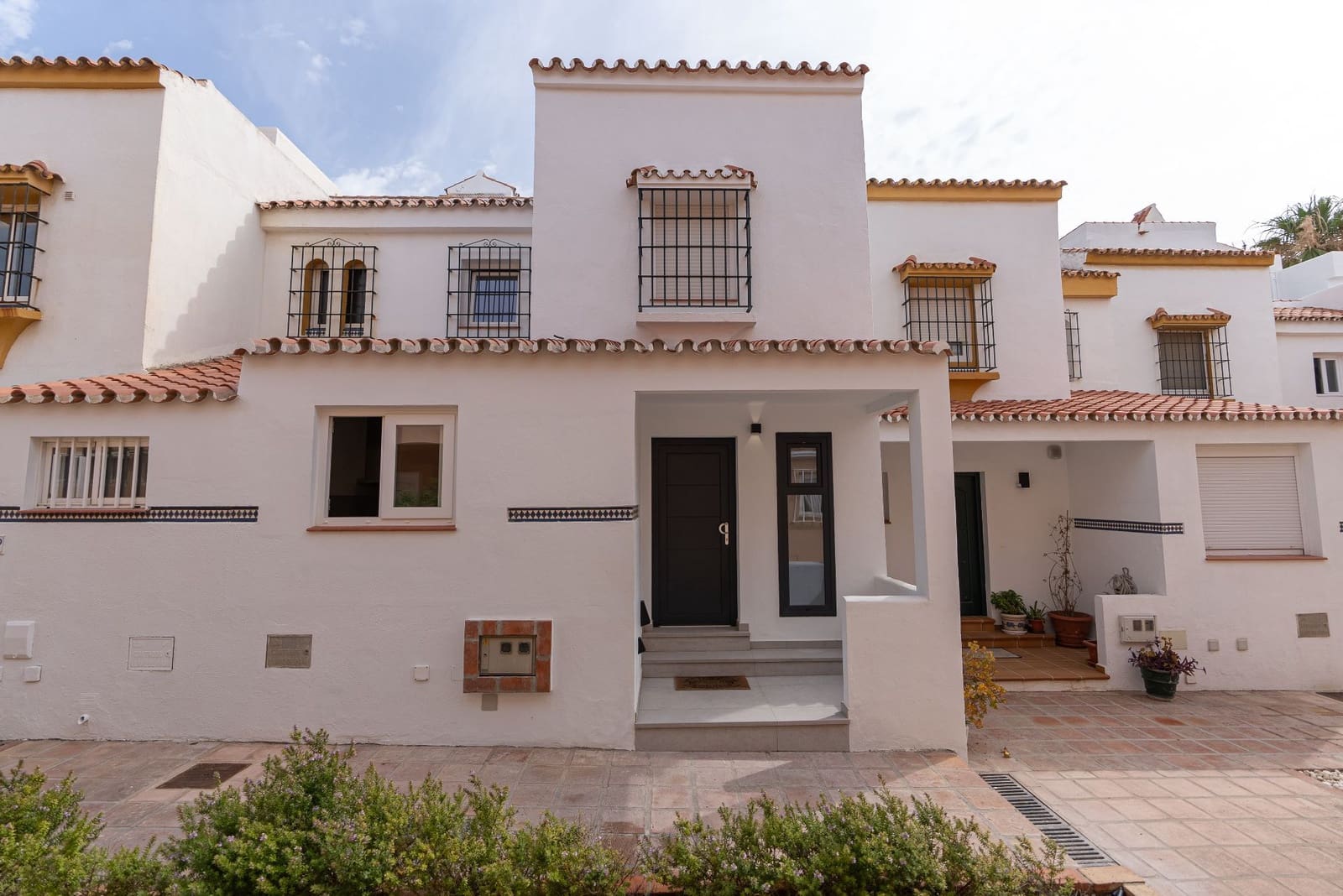3 Zimmer Doppelhaus zu vermieten in Casares mit Pool - 3.000 € (Ref: 10108791)