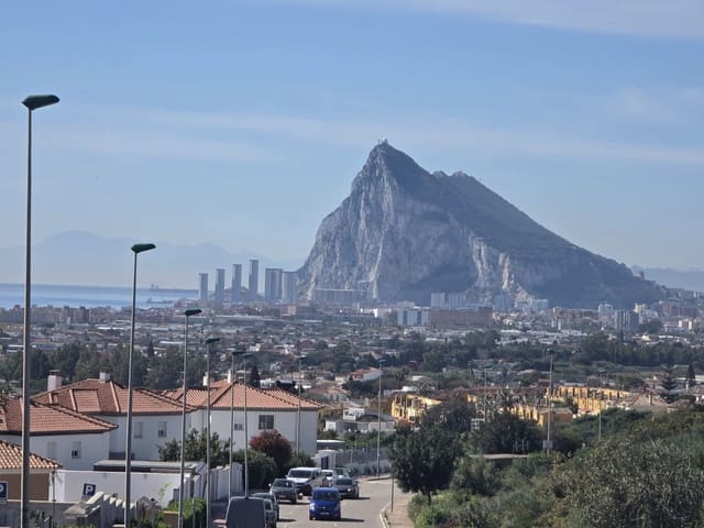 Grunde uden byggetilladelser til salg i Santa Margarita, La Línea de la Concepción - € 185.000 (Ref: 10108793)