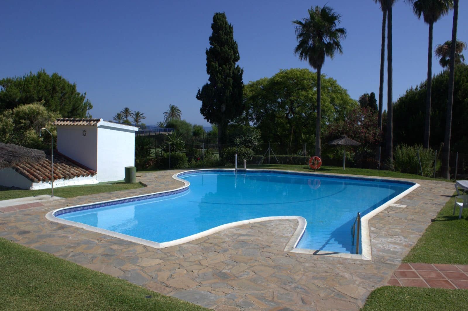 Ático de 4 habitaciones en Bahía Dorada en venta con piscina garaje - 439.000 € (Ref: 10118742)