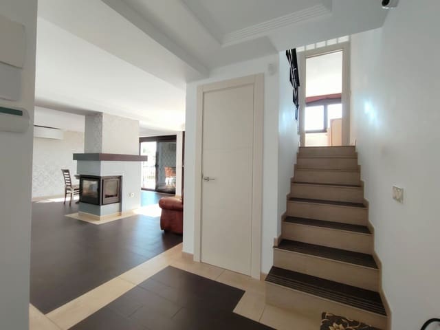 Ático de 4 habitaciones en Bahía Dorada, Estepona en venta con piscina garaje - 439.000 € (Ref: 10118742)