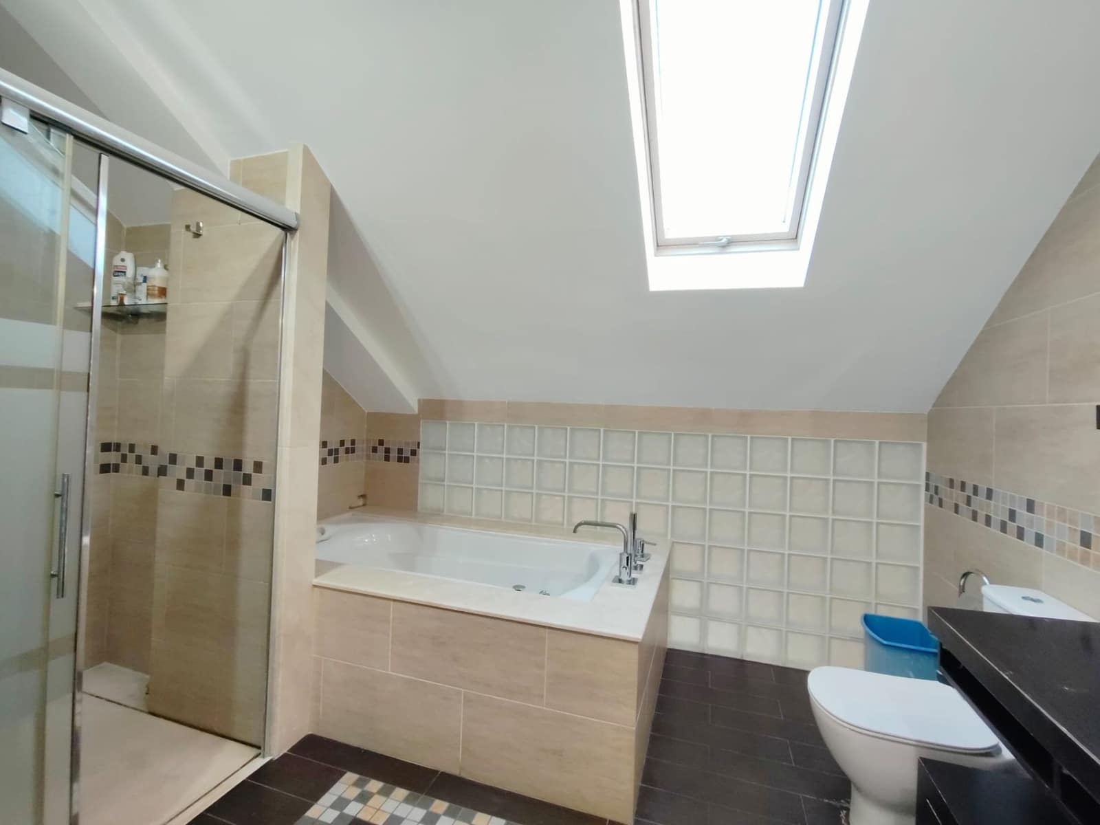 Ático de 4 habitaciones en Bahía Dorada en venta con piscina garaje - 439.000 € (Ref: 10118742)