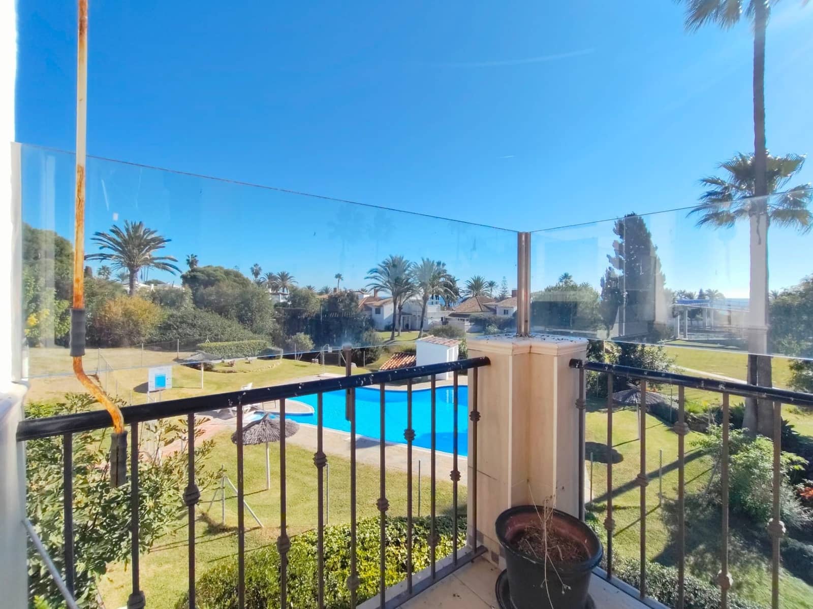 Ático de 4 habitaciones en Bahía Dorada en venta con piscina garaje - 439.000 € (Ref: 10118742)