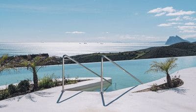 3 soveværelse Byhus til salg i La Alcaidesa med swimmingpool garage - € 650.000 (Ref: 10153303)
