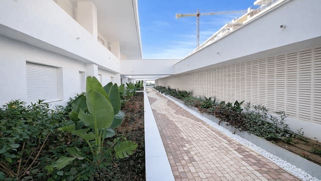 3 soveværelse Byhus til salg i La Alcaidesa med swimmingpool garage - € 650.000 (Ref: 10153303)