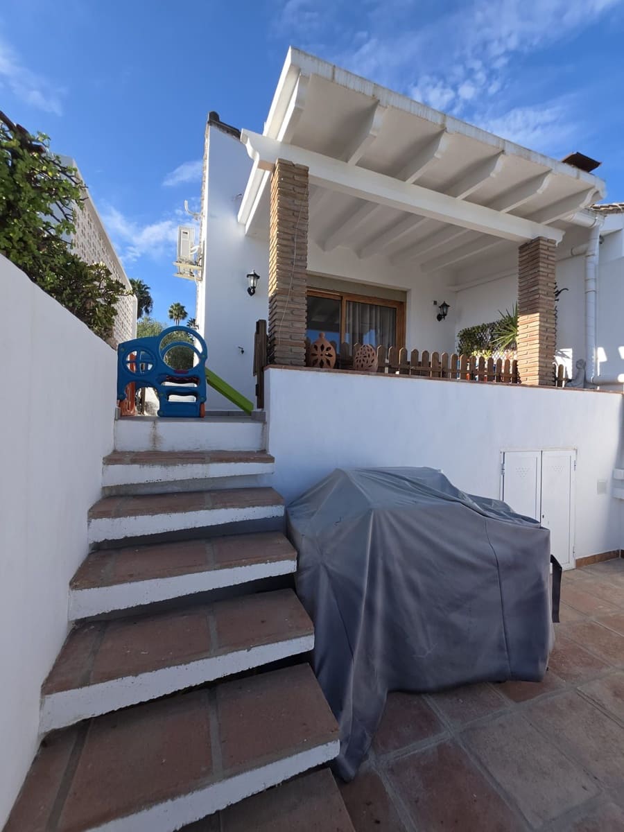 3 sypialnia Willa na sprzedaż w Bahia Dorada z basenem garażem - 590 000 € (Ref: 10160930)