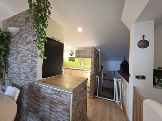 3 chambre Villa/Maison à vendre à Bahía Dorada, Estepona avec piscine garage - 590 000 € (Ref: 10160930)