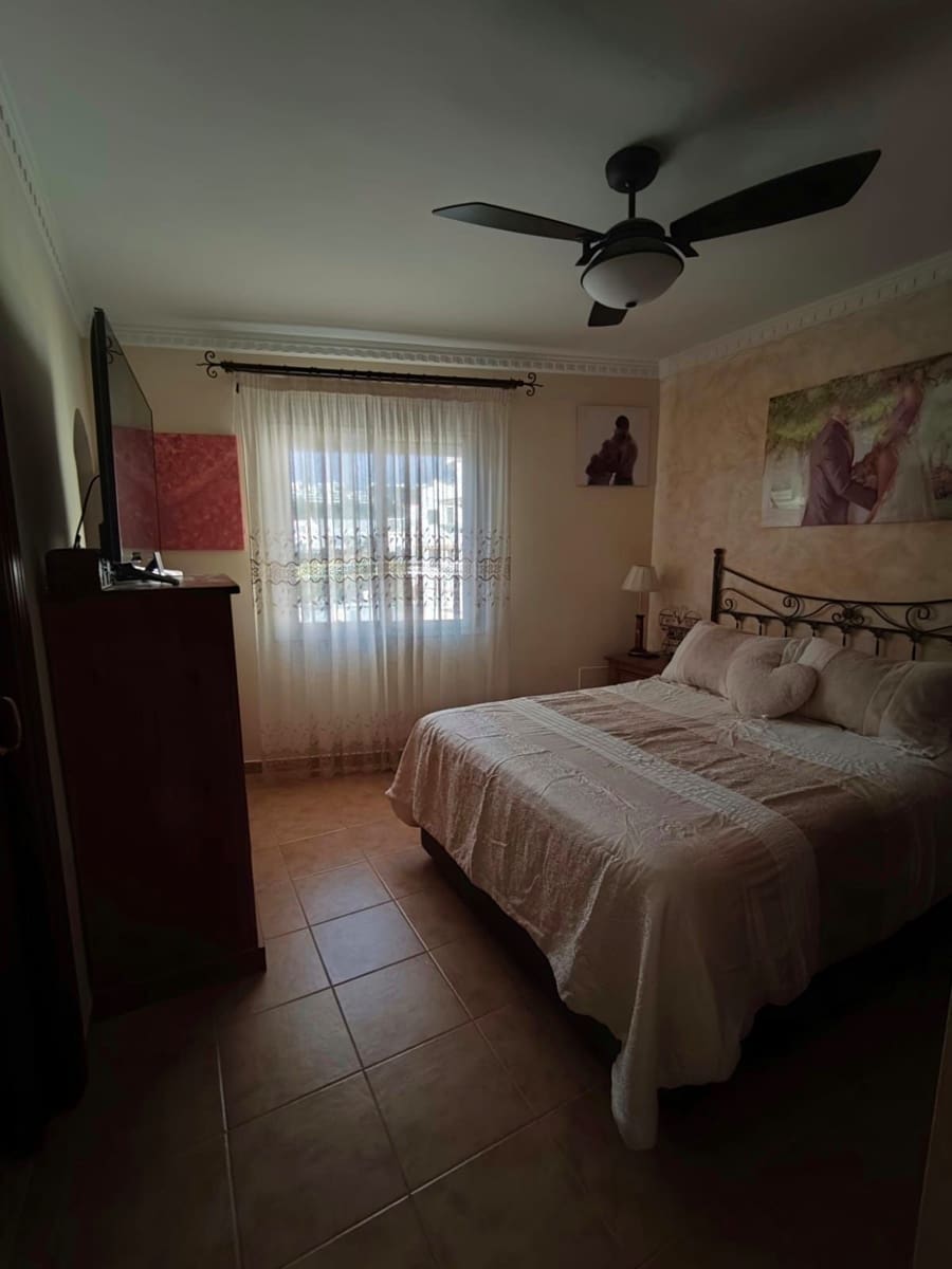4 slaapkamer Penthouse te koop in Estepona met garage - € 610.000 (Ref: 10182483)