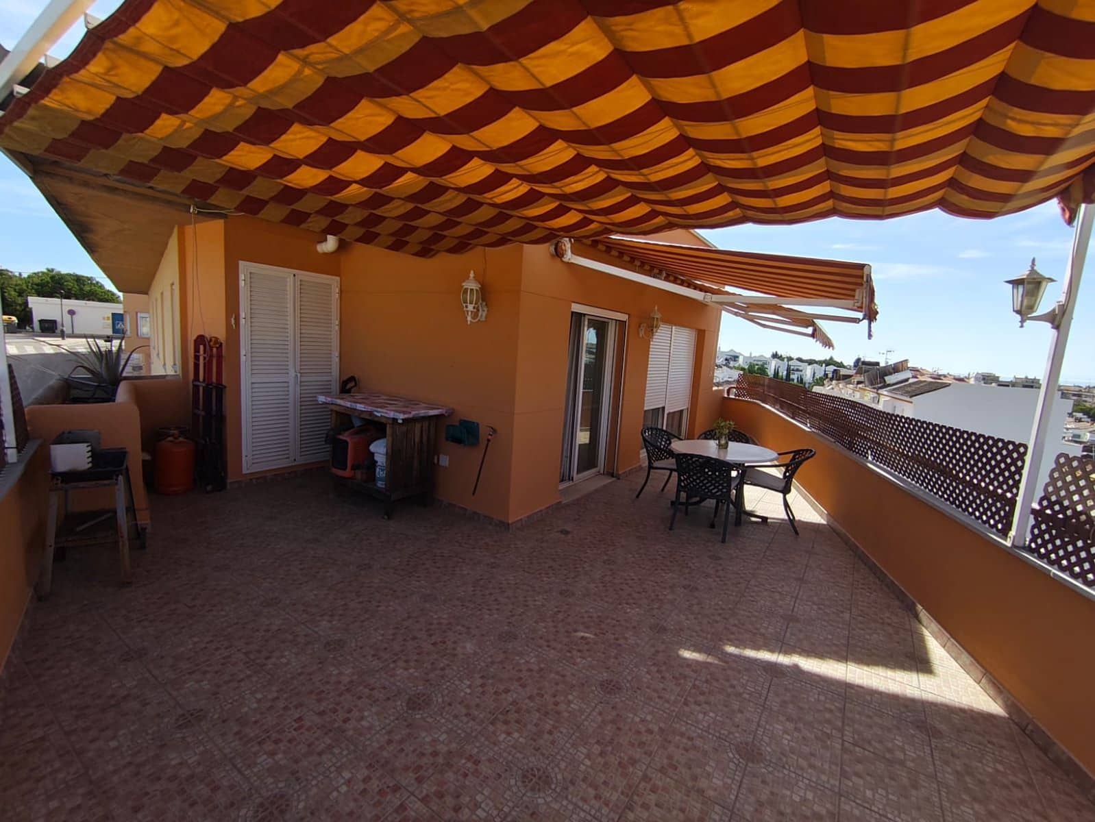 4 slaapkamer Penthouse te koop in Estepona met garage - € 610.000 (Ref: 10182483)