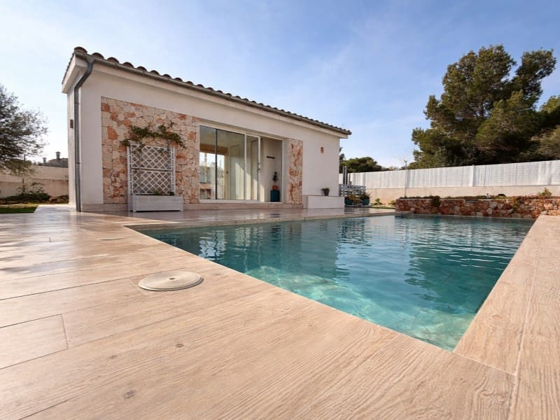 Chalet de 4 habitaciones en Campos en venta con piscina - 1.425.000 € (Ref: 10072698)