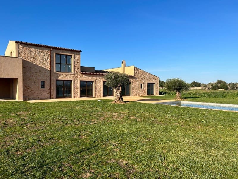 5 slaapkamer Villa te koop in Santanyi met garage - € 2.950.000 (Ref: 10072713)