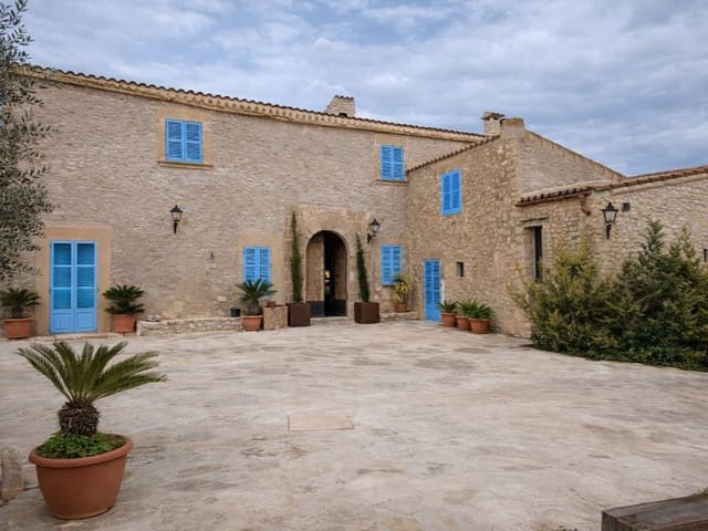 12 bedroom Villa for sale in Montuïri with pool garage - € 7,000,000 (Ref: 10072714)