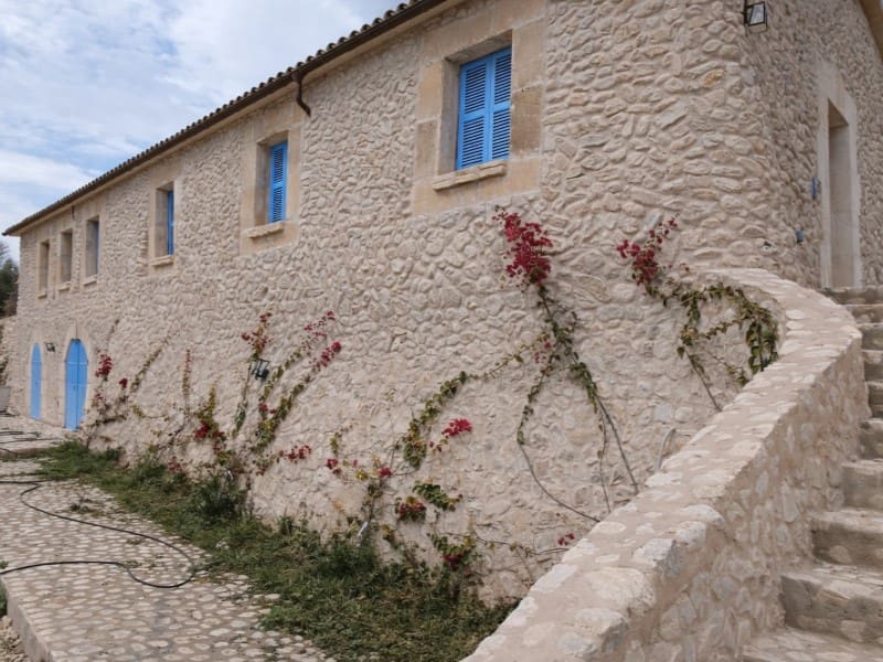 12 bedroom Villa for sale in Montuiri with pool garage - € 7,000,000 (Ref: 10072714)
