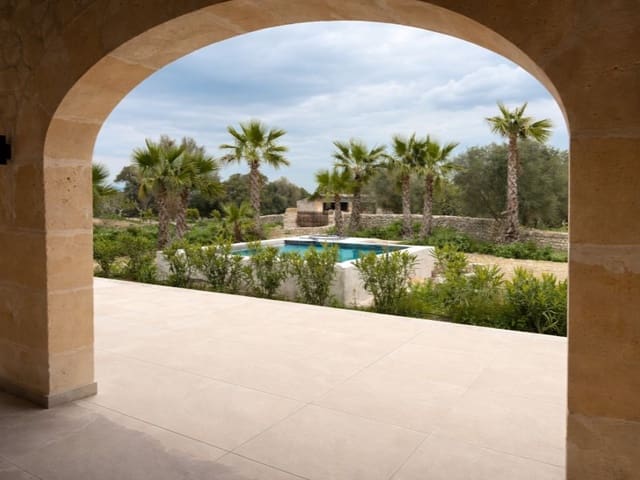12 bedroom Villa for sale in Montuïri with pool garage - € 7,000,000 (Ref: 10072714)