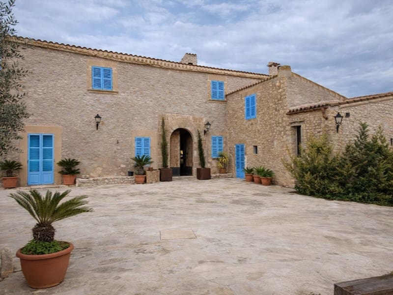 12 bedroom Villa for sale in Montuiri with pool garage - € 7,000,000 (Ref: 10072714)