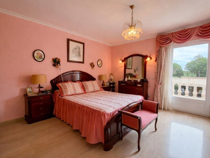 6 Zimmer Villa zu verkaufen in Santa Ponsa mit Pool Garage - 1.900.000 € (Ref: 10072718)