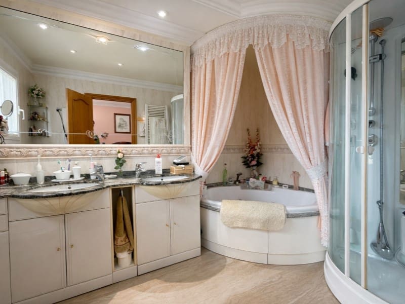 6 Zimmer Villa zu verkaufen in Santa Ponsa mit Pool Garage - 1.900.000 € (Ref: 10072718)