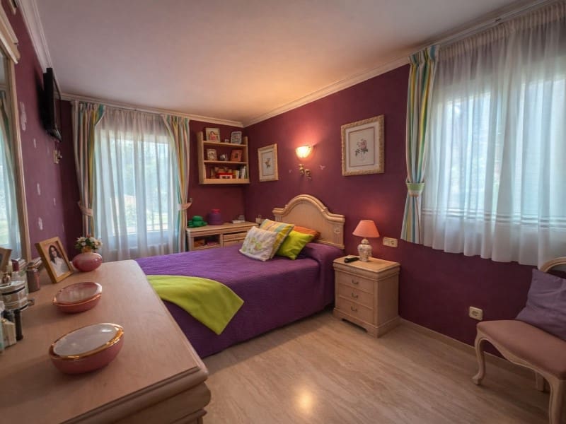 6 Zimmer Villa zu verkaufen in Santa Ponsa mit Pool Garage - 1.900.000 € (Ref: 10072718)