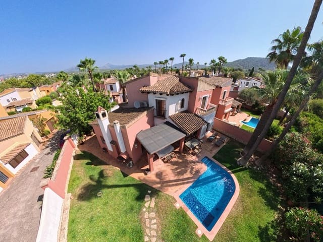 Chalet de 3 habitaciones en Santa Ponsa, Calvià en venta con piscina garaje - 1.250.000 € (Ref: 10072732)