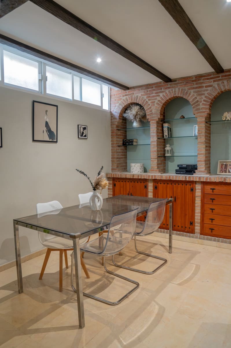 5 soverom Hus til salgs i Marbella med svømmebasseng garasje - € 620 000 (Ref: 9997679)