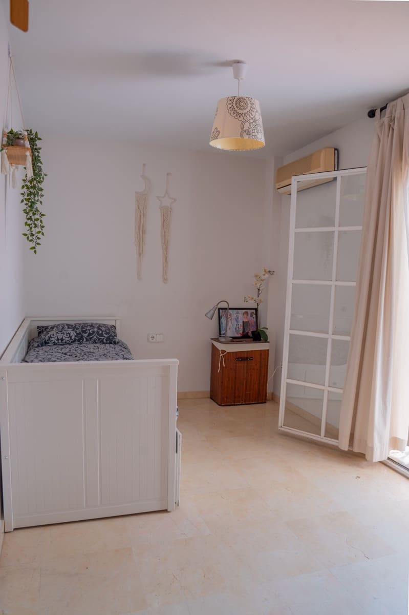 5 soverom Hus til salgs i Marbella med svømmebasseng garasje - € 620 000 (Ref: 9997679)