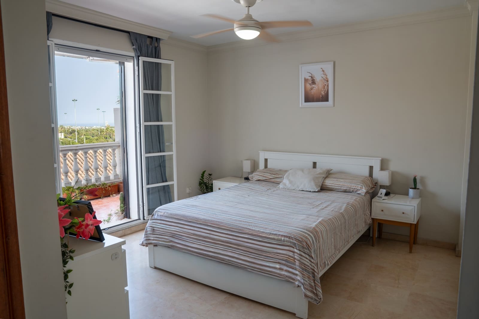 5 soverom Hus til salgs i Marbella med svømmebasseng garasje - € 620 000 (Ref: 9997679)