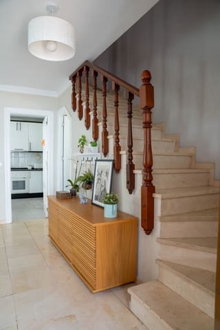 5 soveværelse Byhus til salg i Torrecilla - La Cañada, Marbella med swimmingpool garage - € 620.000 (Ref: 9997679)