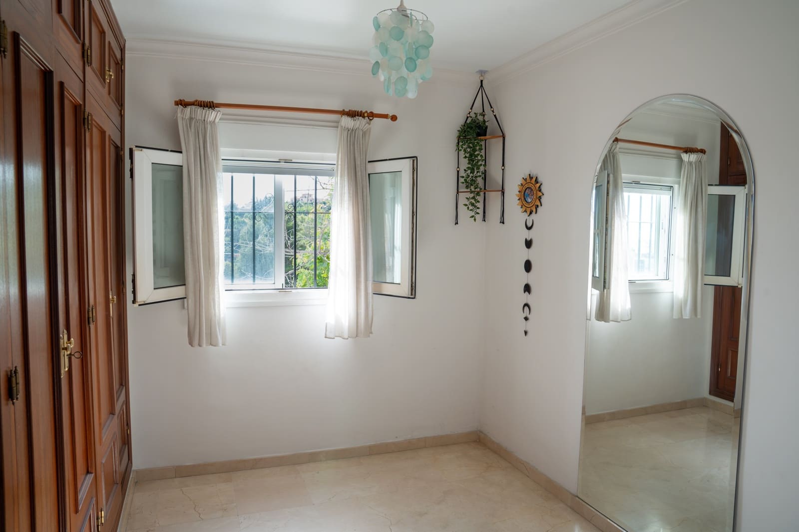 5 soverom Hus til salgs i Marbella med svømmebasseng garasje - € 620 000 (Ref: 9997679)