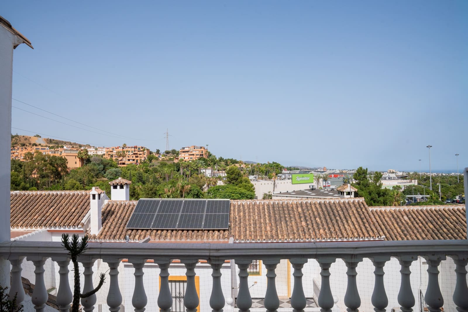 5 soverom Hus til salgs i Marbella med svømmebasseng garasje - € 620 000 (Ref: 9997679)