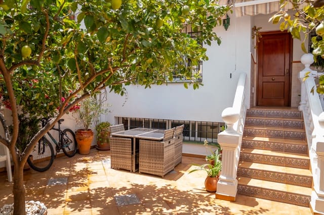 5 soveværelse Byhus til salg i Torrecilla - La Cañada, Marbella med swimmingpool garage - € 620.000 (Ref: 9997679)