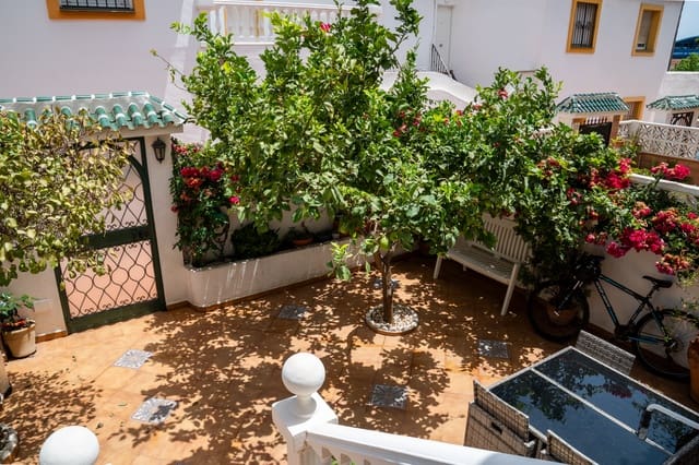 5 soveværelse Byhus til salg i Torrecilla - La Cañada, Marbella med swimmingpool garage - € 620.000 (Ref: 9997679)