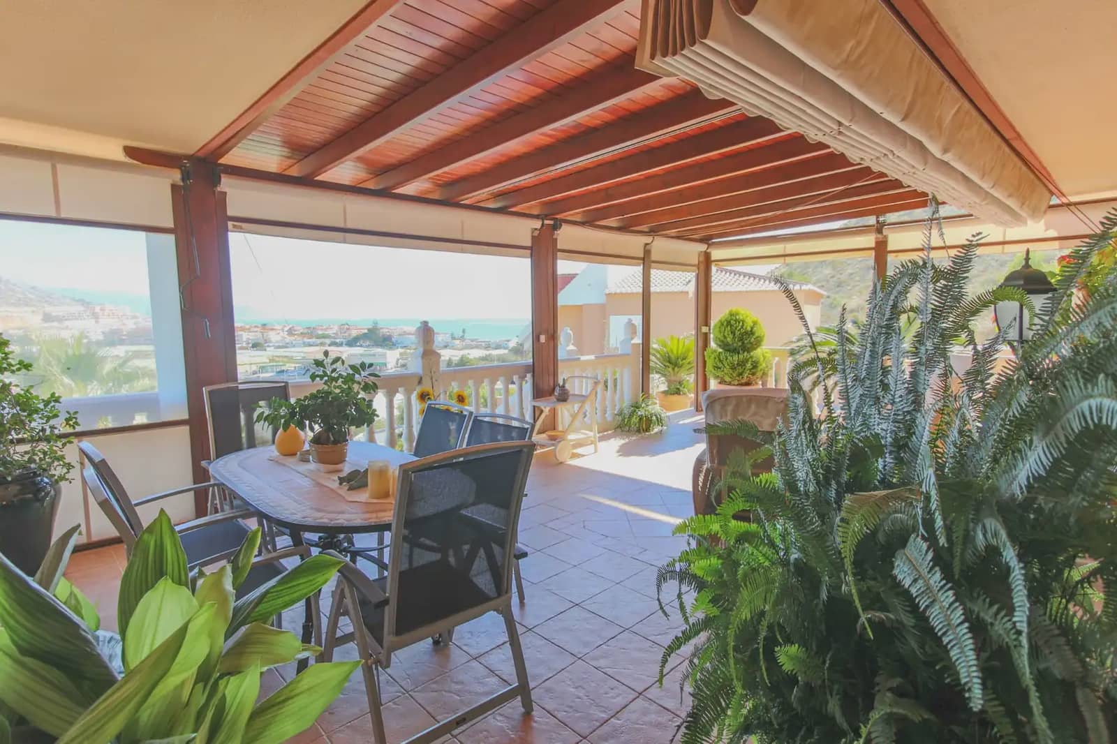 5 soveværelse Villa til salg i Gualchos med swimmingpool - € 650.000 (Ref: 10001300)