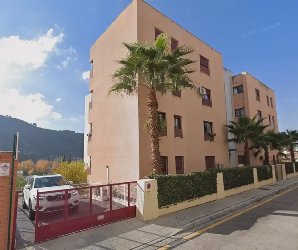 3 bedroom Flat for sale in Granada city with garage - € 289,000 (Ref: 10007744)