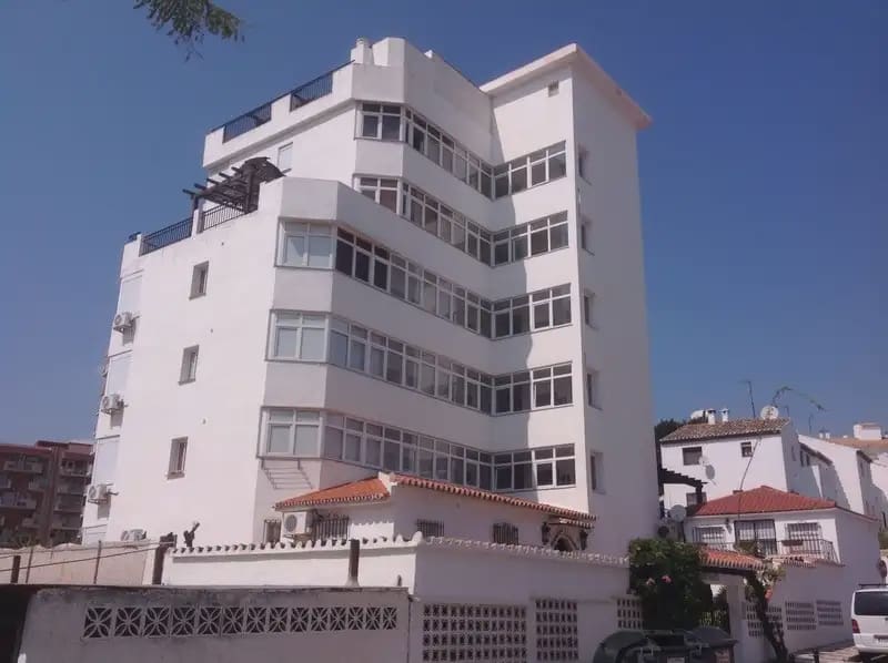 Leilighet til salgs i Benalmadena med svømmebasseng garasje - € 220 000 (Ref: 10010030)