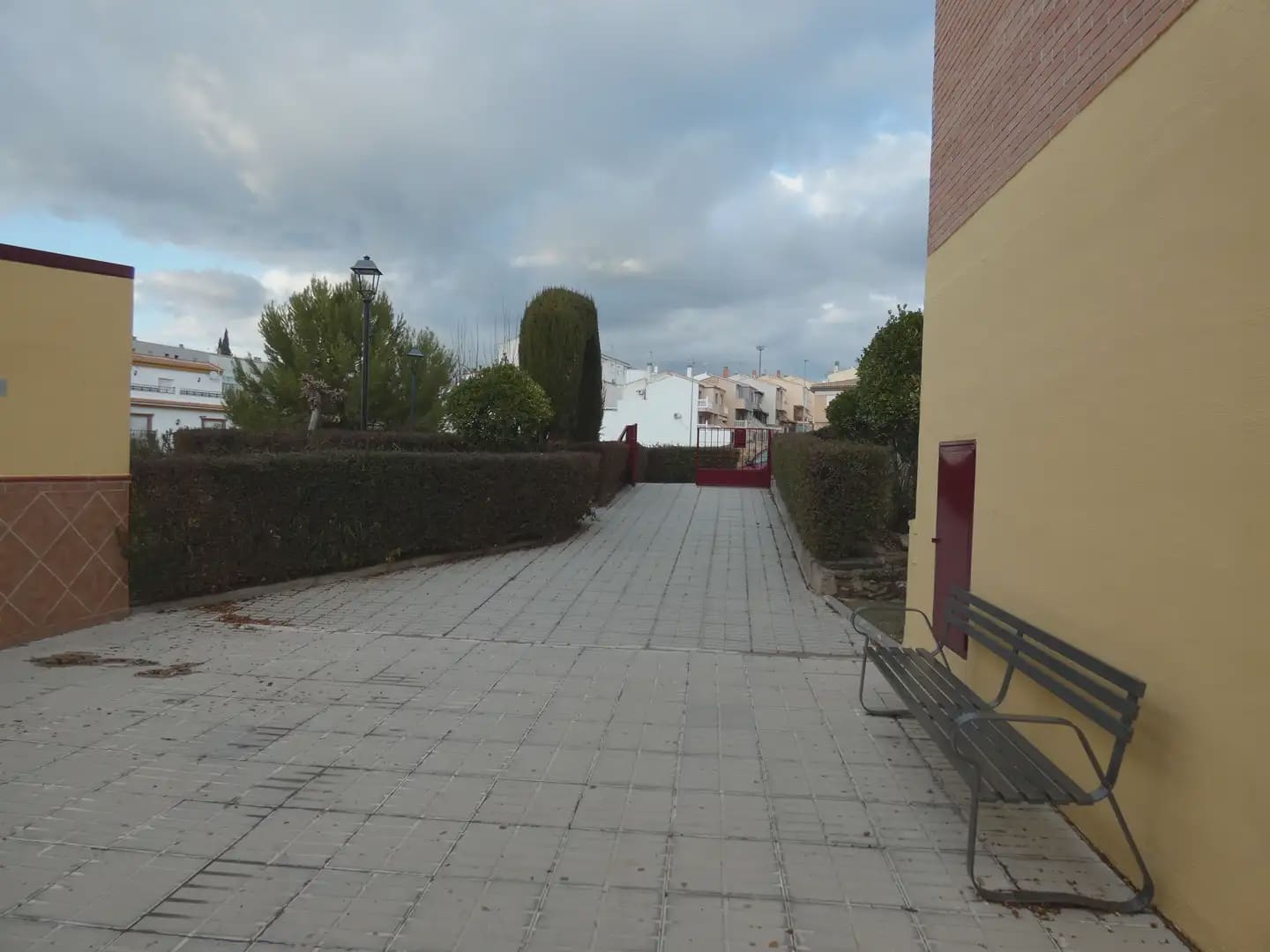 Dom na sprzedaż w Pinos Puente - 125 000 € (Ref: 10047680)