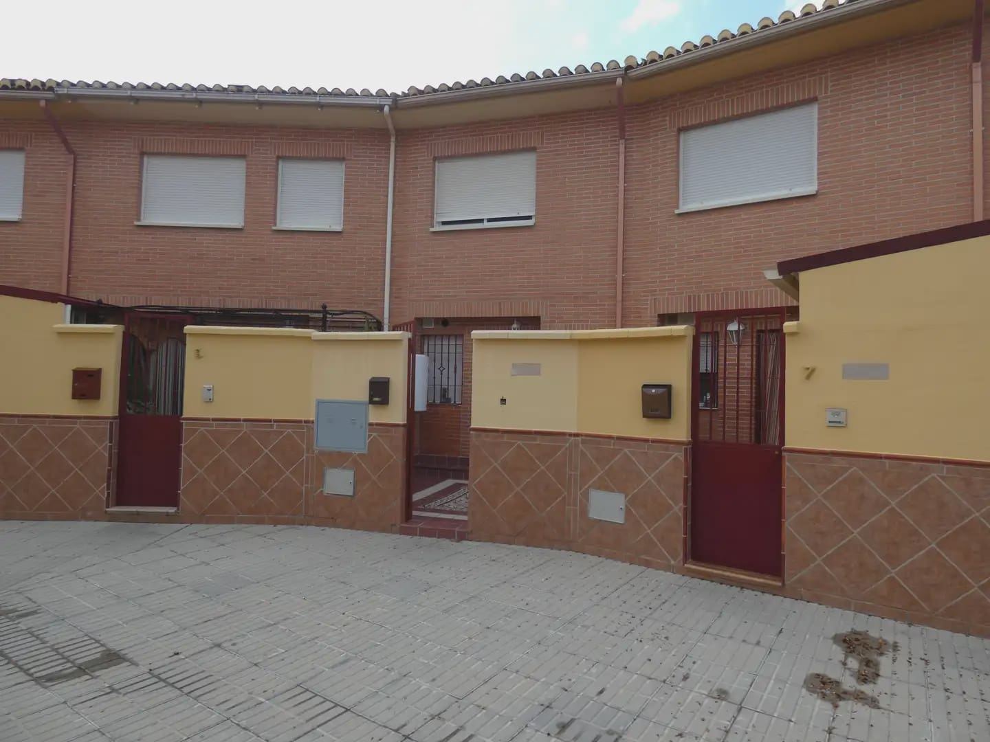 Dom na sprzedaż w Pinos Puente - 125 000 € (Ref: 10047680)