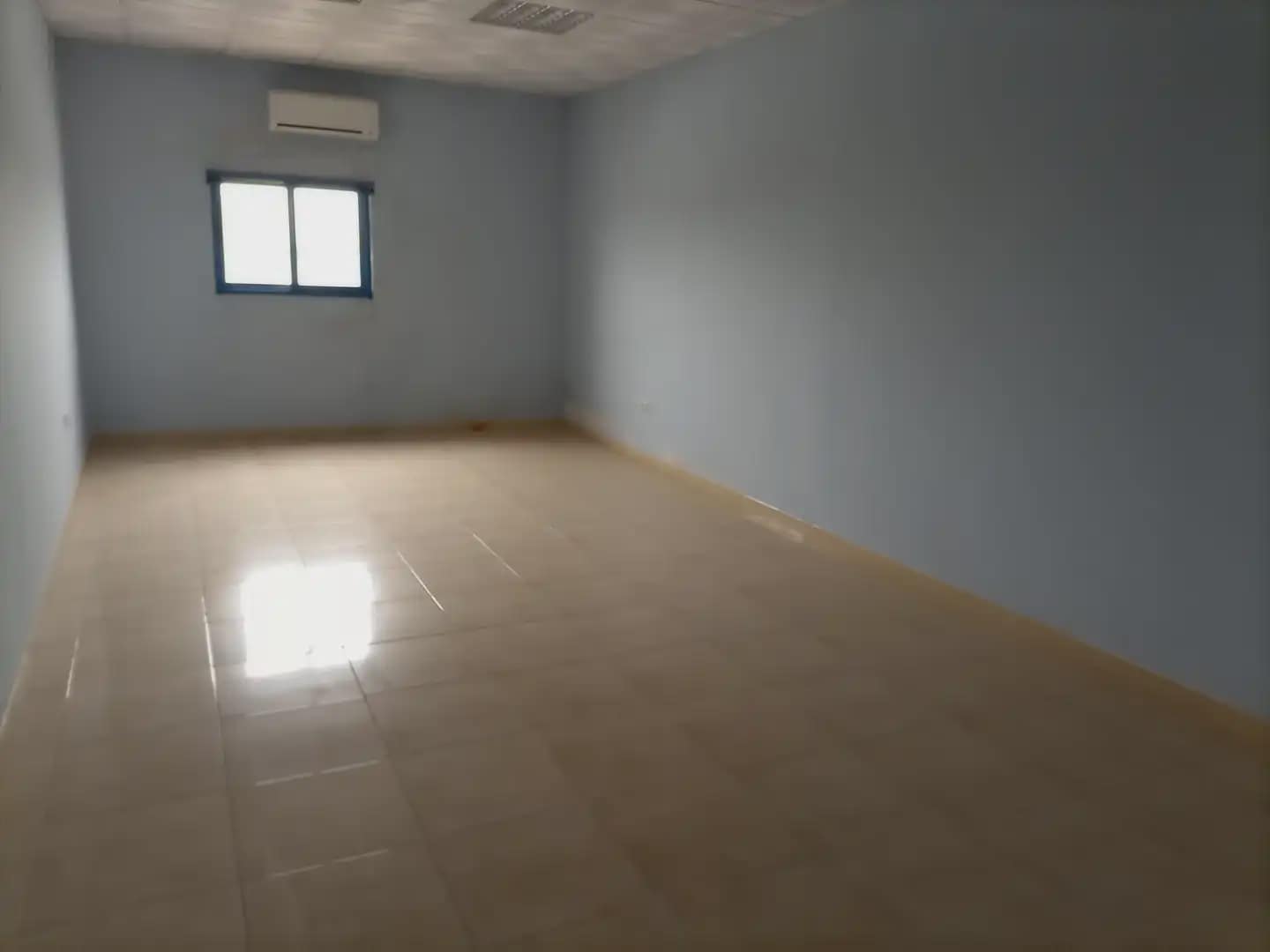 Office for sale in Fuente Vaqueros - € 130,000 (Ref: 10047681)